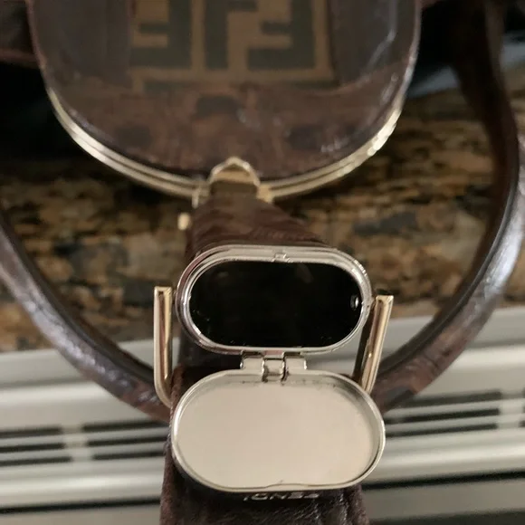 👛FENDI Spybag - Picture 6 of 9